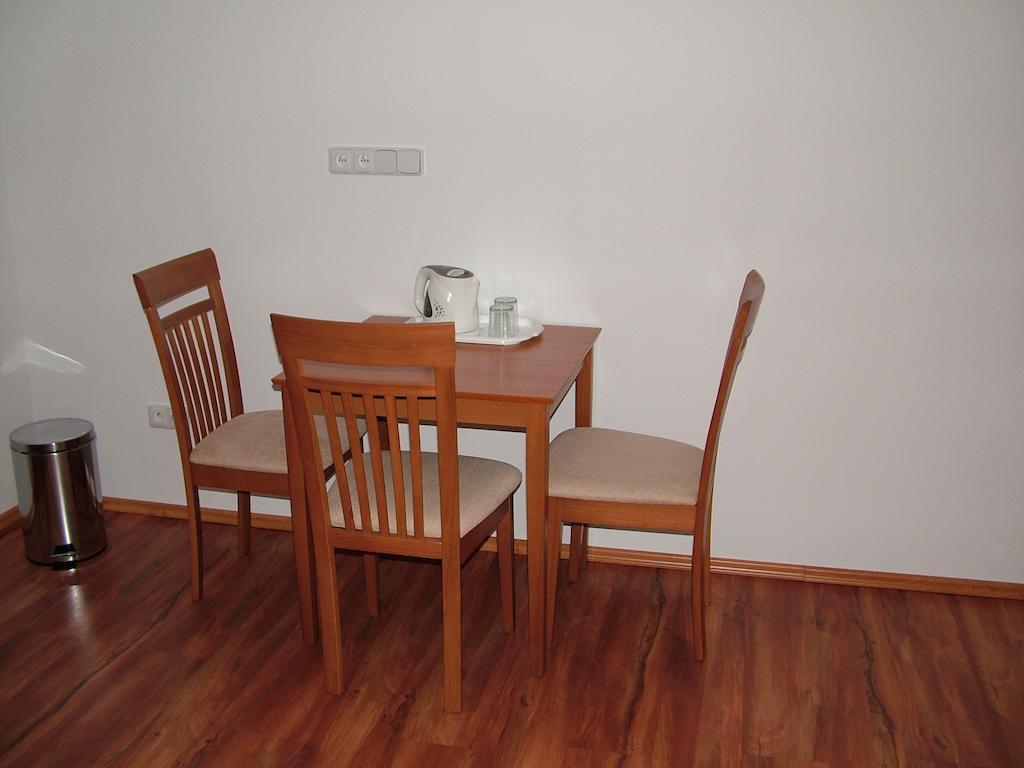 Penzion Rafael Poděbrady Kamer foto